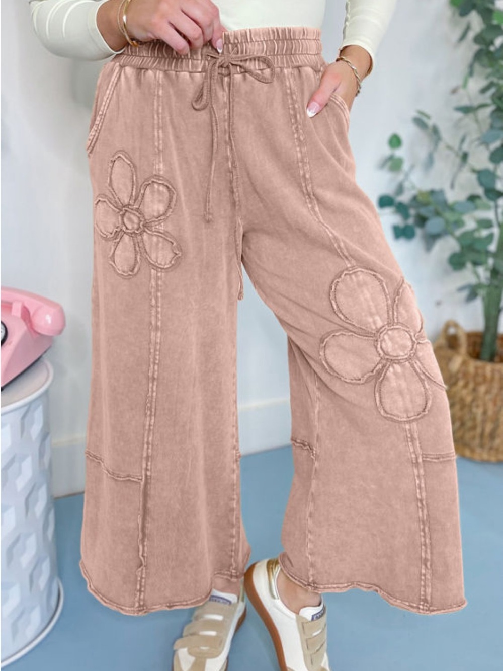 Women's Wide-Leg Floral Patchwork Pants - Dusty Rose
